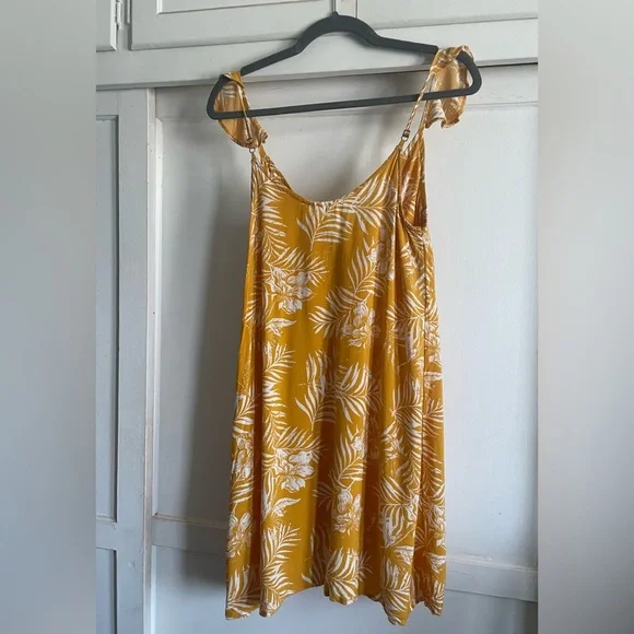 Roxy Dress. Adjustable Straps. Pre-Owned. - Picture 4 of 8